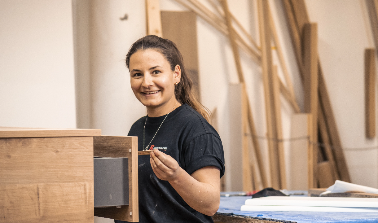 <p>Küchenbau & Innenausbau</p>